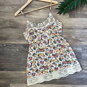 NWT Floral Tank Top - Size M
